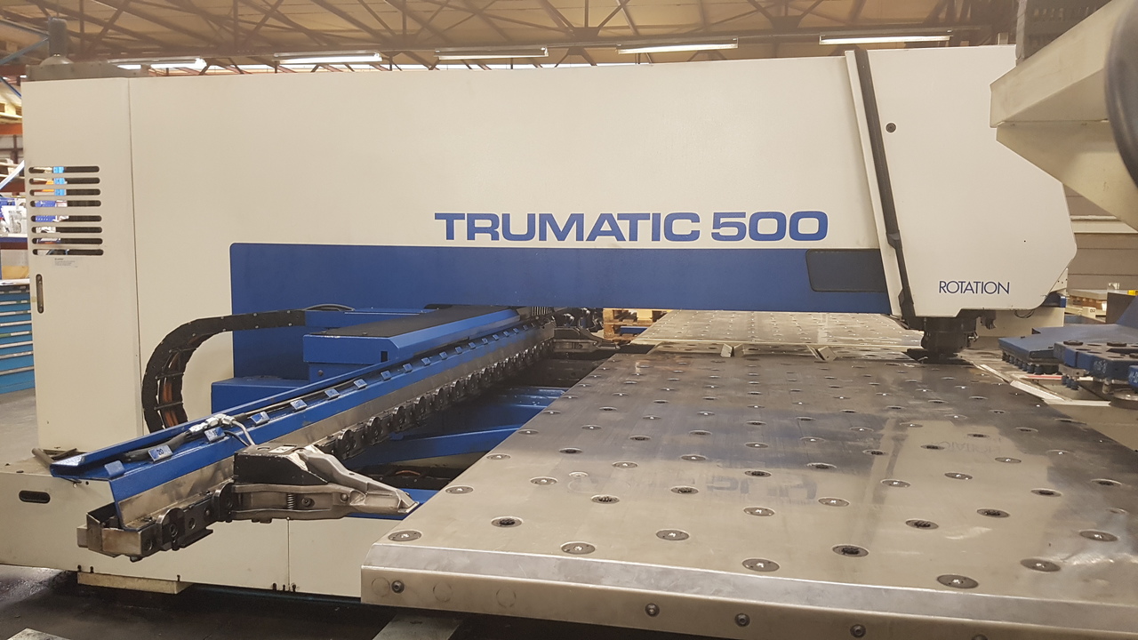 Stanz-Nibbelanlage Trumpf TR 500 im Maschinenpark
