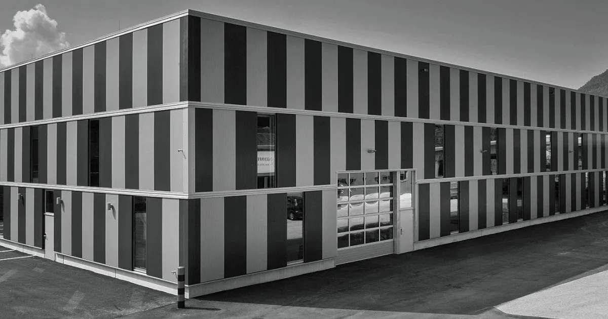 Hallengebäude in Erl