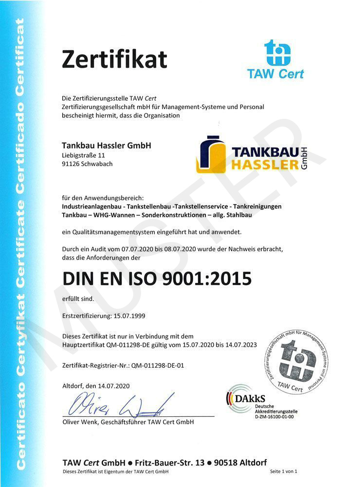 Tankanlage mit Rohrleitungen