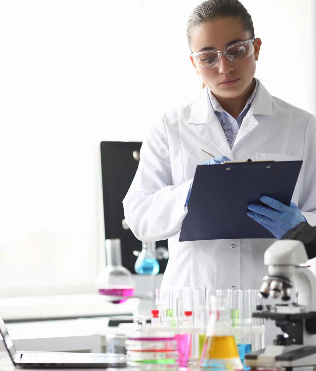 Qualitätsprüfung im Labor von Huber Advanced Materials