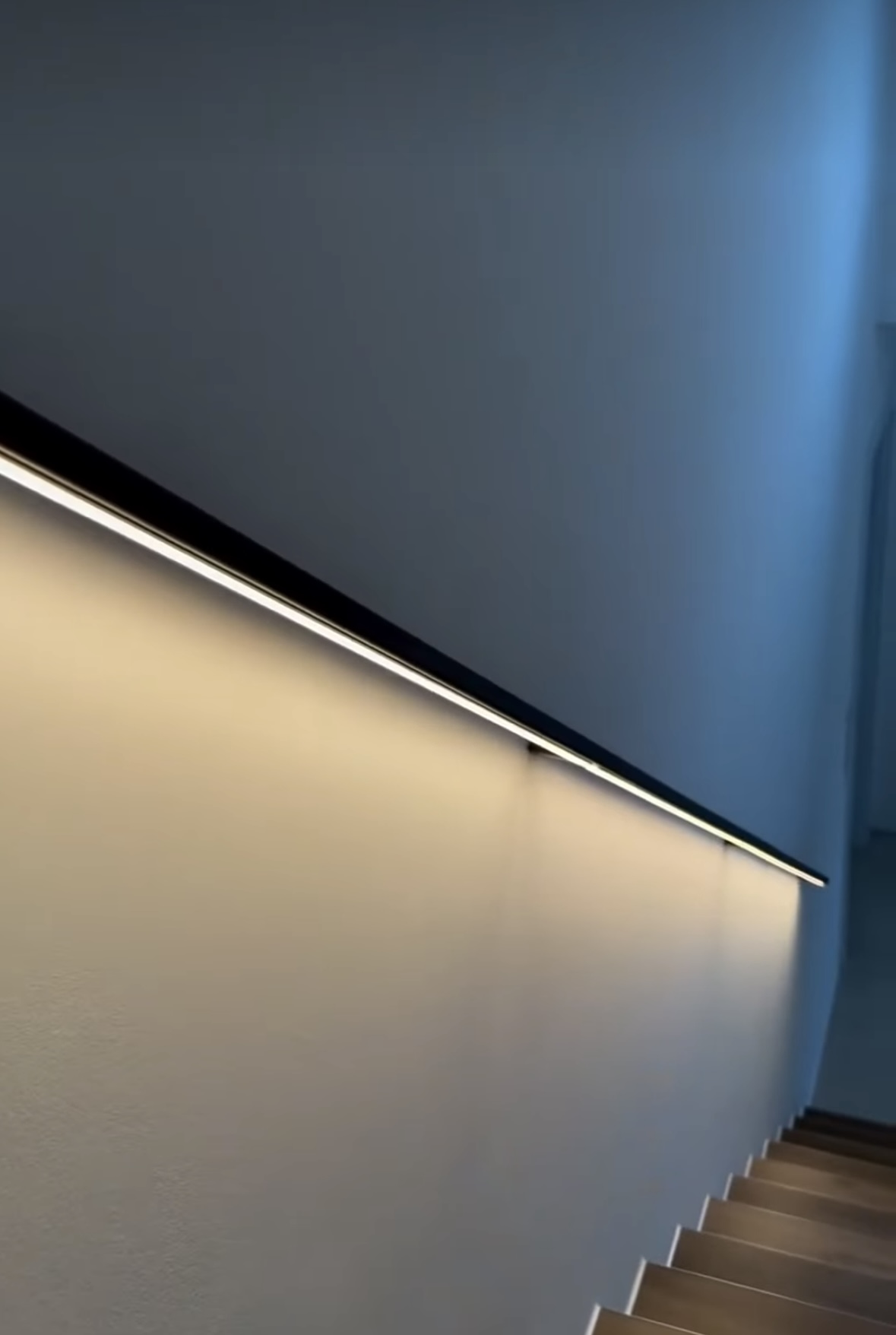 Handrail with LED lighting