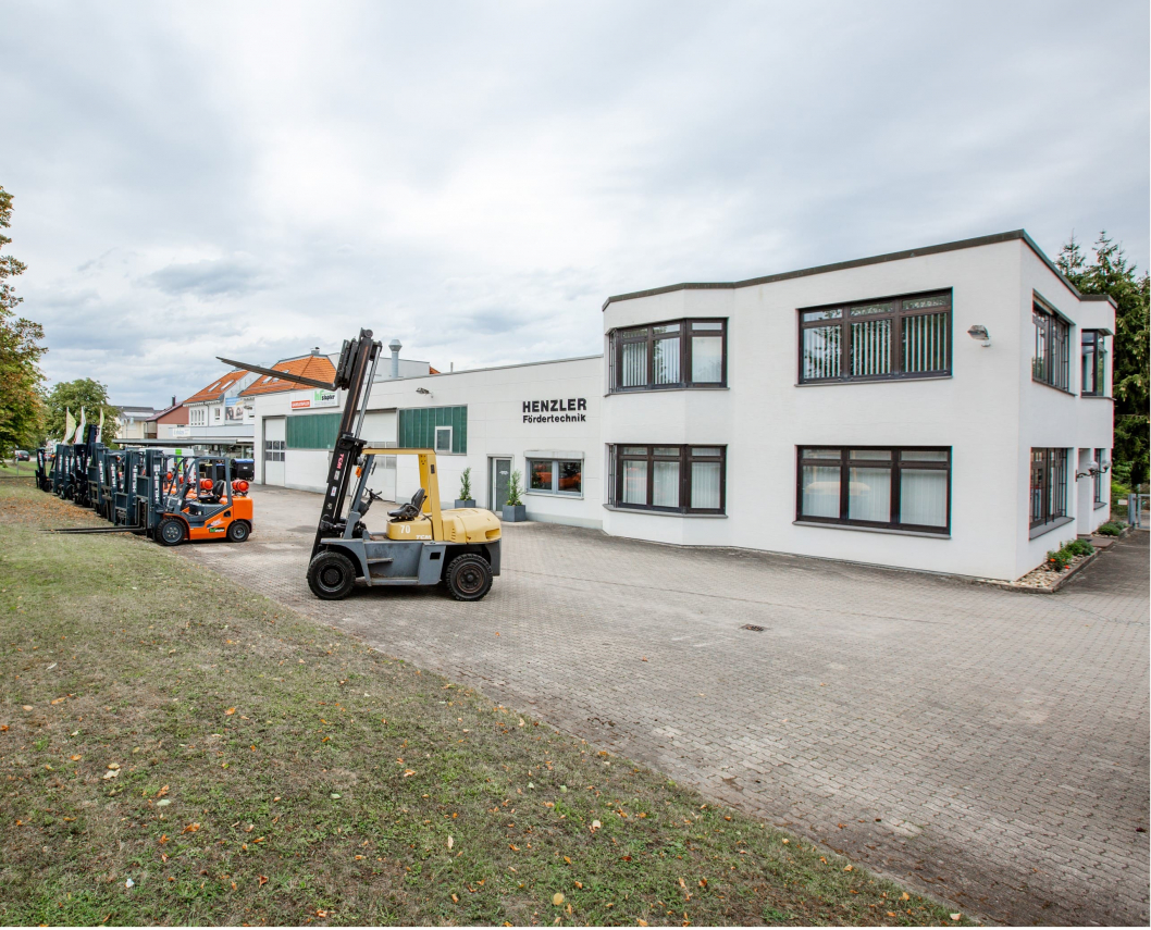 Werkstatt- und Lagerhalle