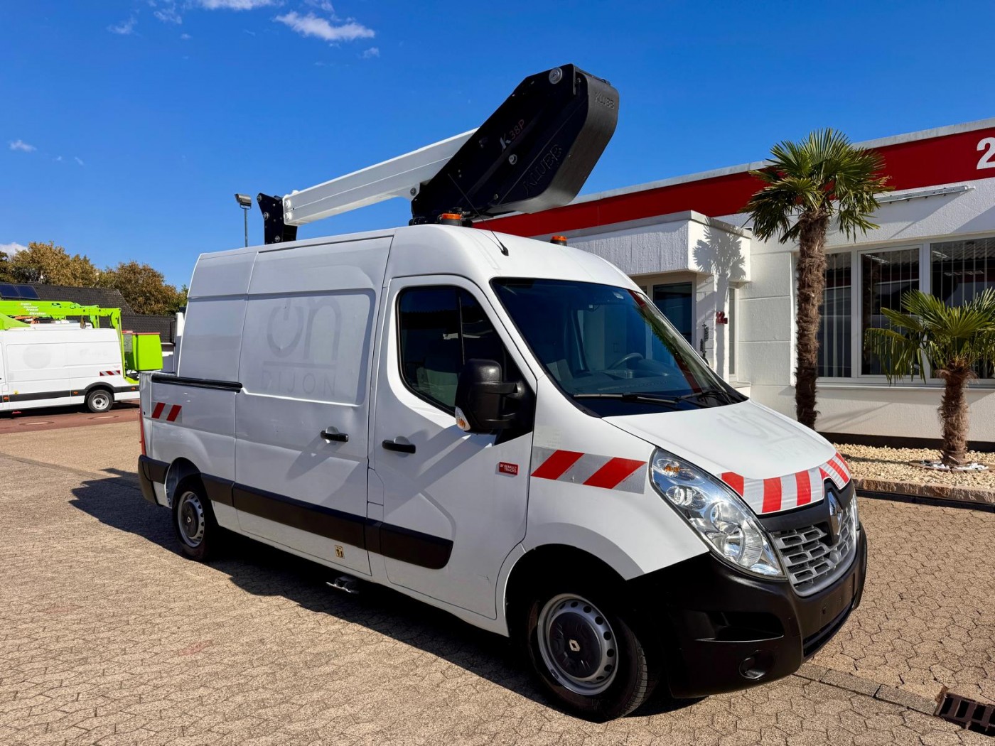 Hubarbeitsbühne Steiger Klubb K 38P auf Renault Master