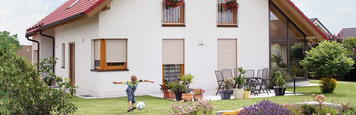 Balcony glazing as weather protection