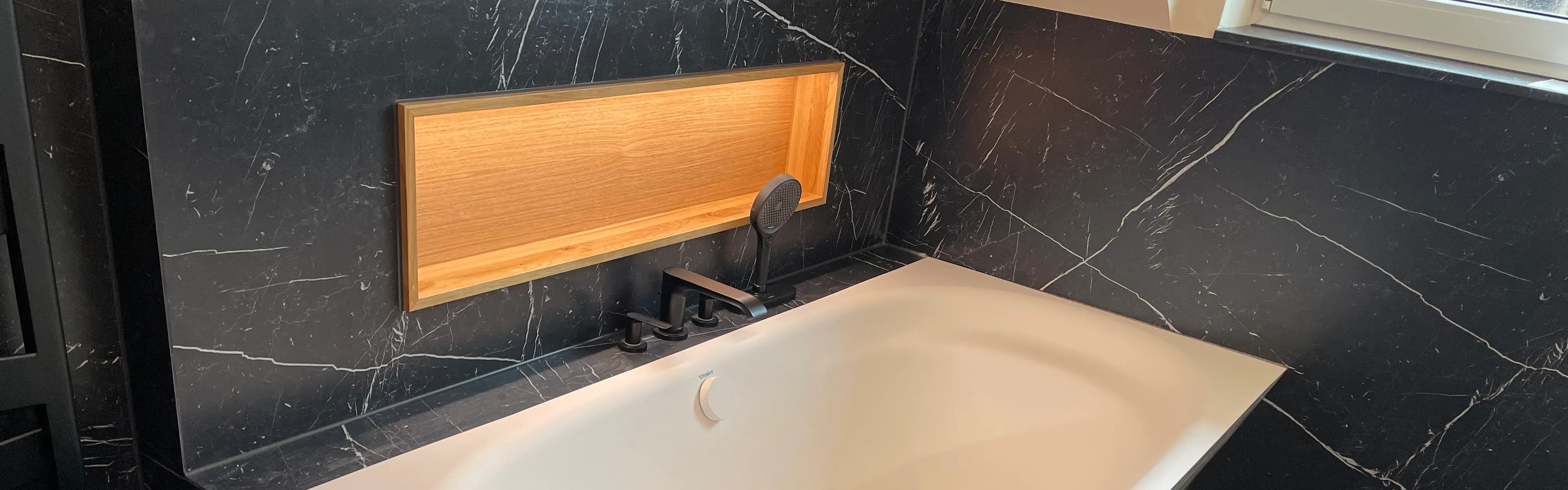 Komplettbad mit freistehender Badewanne