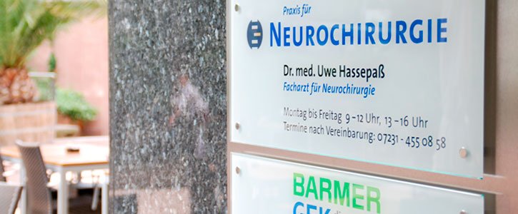 Schilder und Beschriftungen