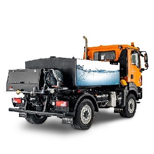 Fahrwassertank mit Gießanlage und Solestreuer