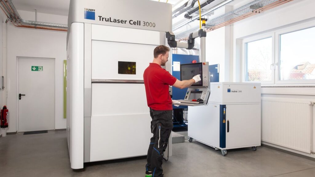 Feingeschnittenes Präzisionsteil an der TruLaser Cell 3000