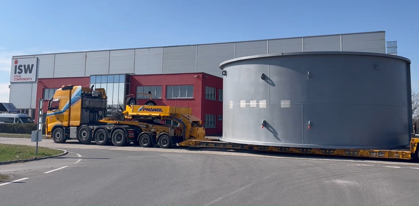 Schwertransport von Großbauteilen