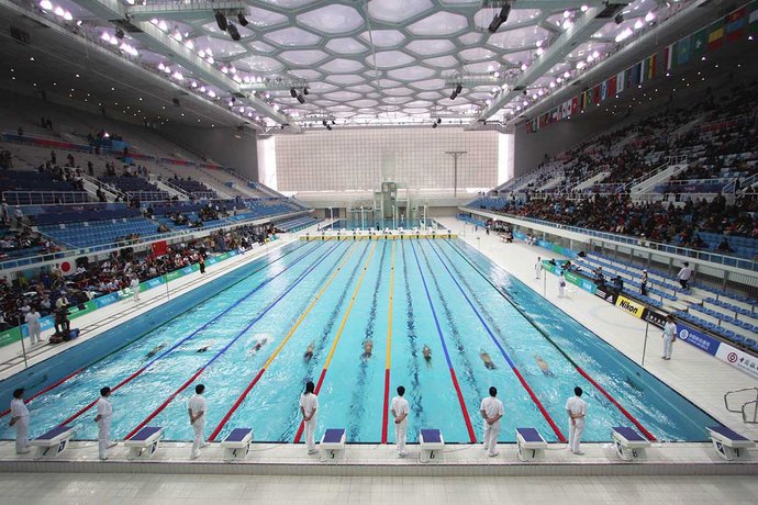 Schwimmbad-Keramik für Sport- und Wettkampfbecken