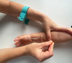 Buddy Armreif für Kinder (türkis)