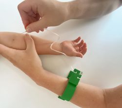 Buddy Armreif für Kinder (grün)