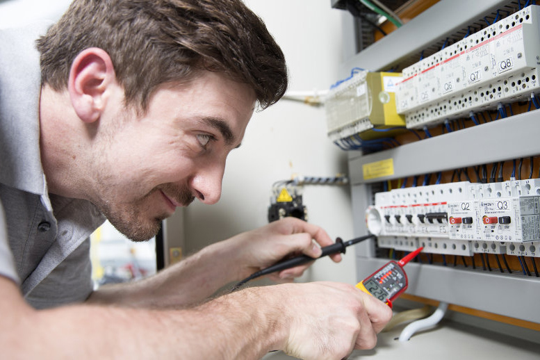 Electronics technician examination, specialty telecommunications technology