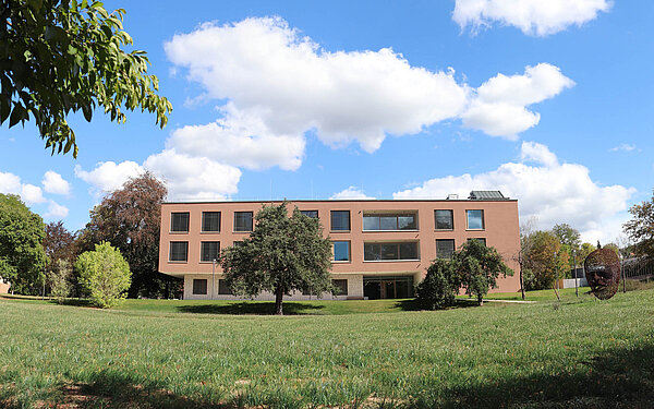 Neubau Haus M, klinischer Betrieb seit September 2026