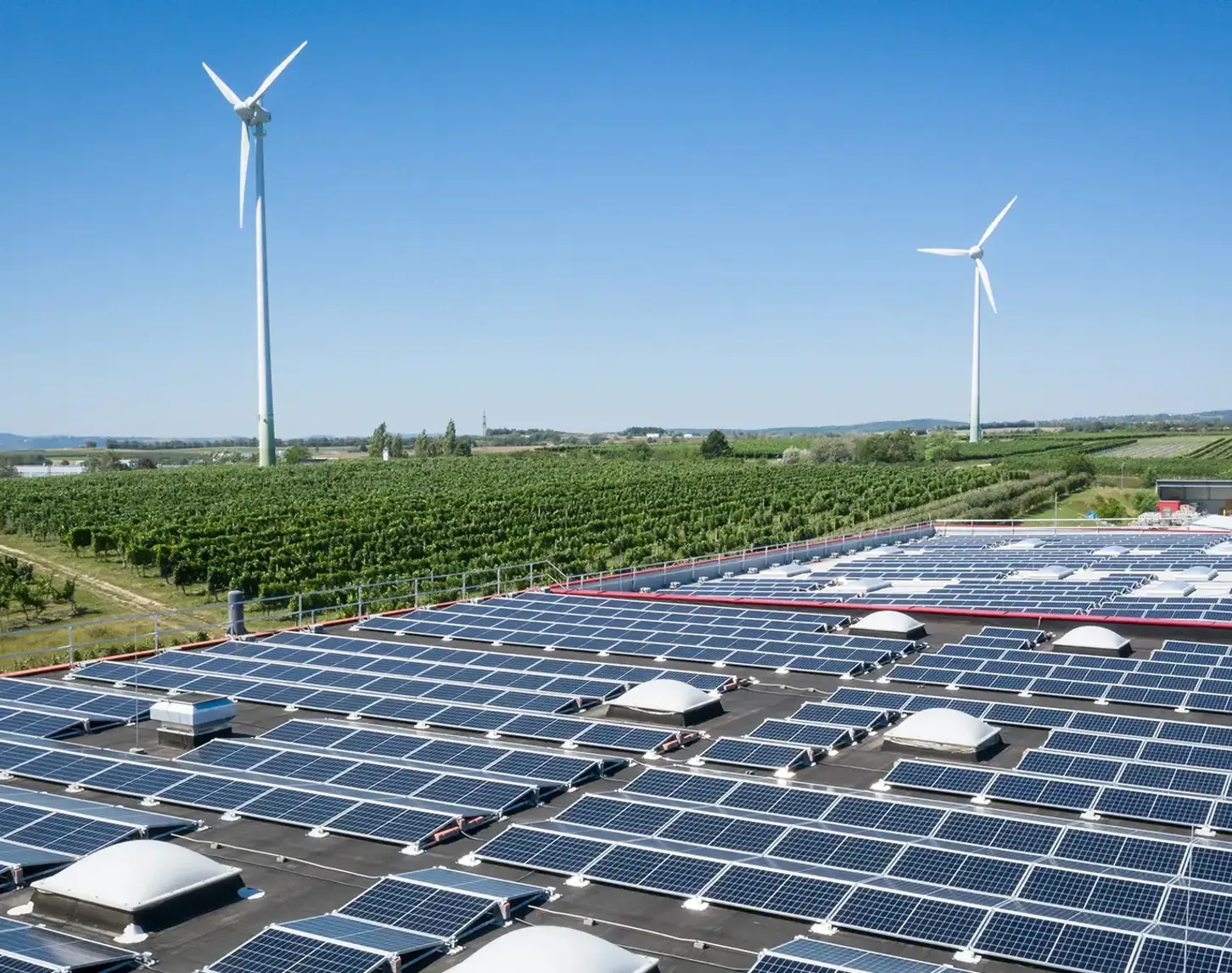 Photovoltaik-Großanlage auf einem Firmendach