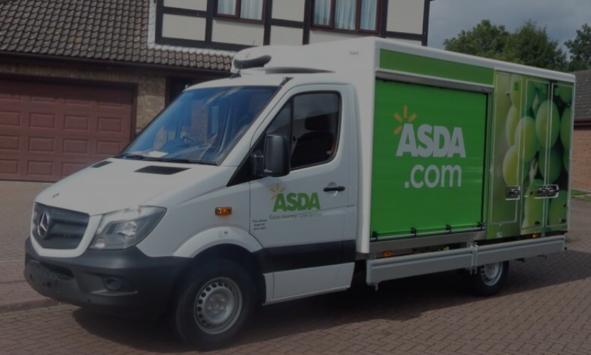 ASDA Lieferfahrzeug mit JR-Rolltor