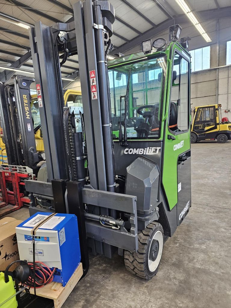 Combilift CBE4000 Vierwege-Seitenstapler (4000 kg, 5550 mm)