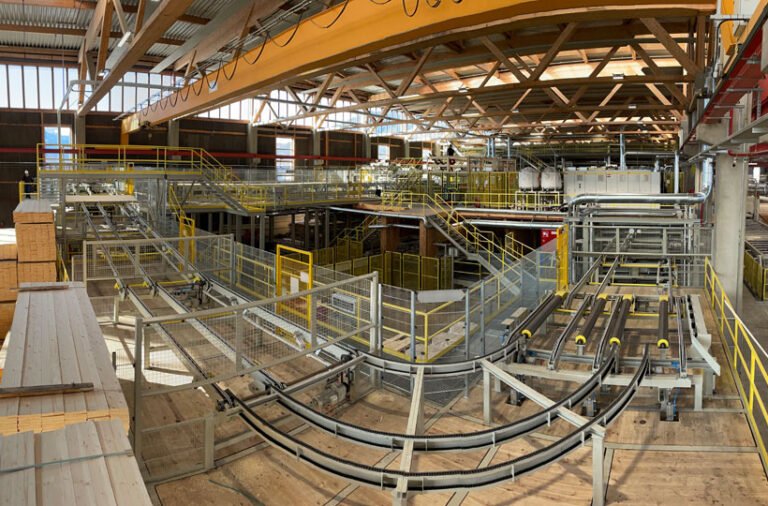 Industrieanlage zur Weiterverarbeitung von Schnittholz