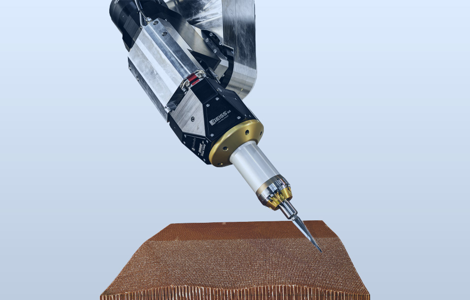 Ultraschallschneiden mit CNC10