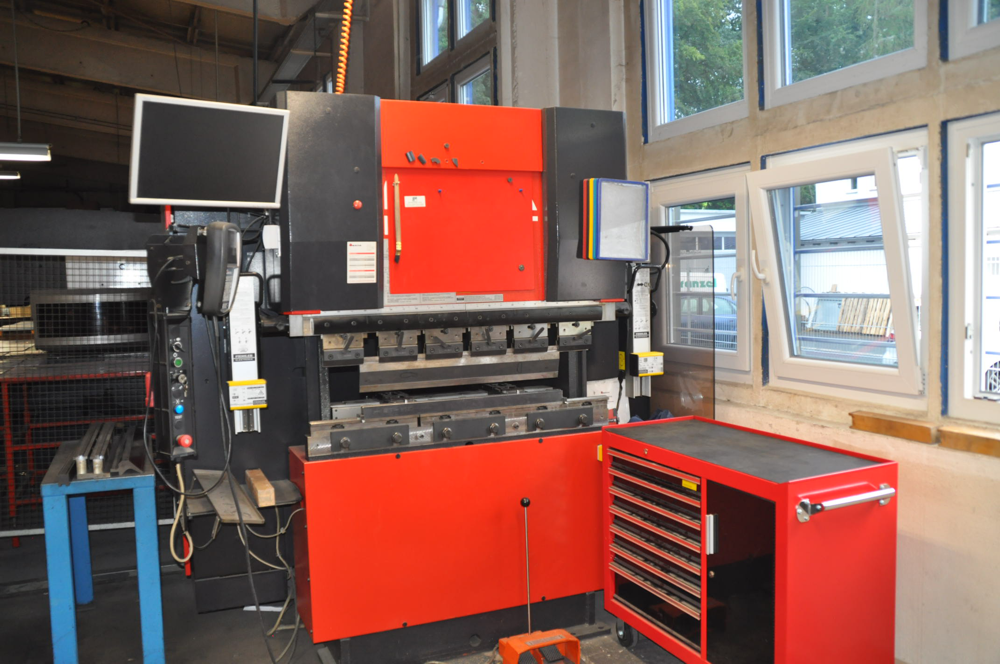 Abkantpresse Amada 1250 mm, 25 t