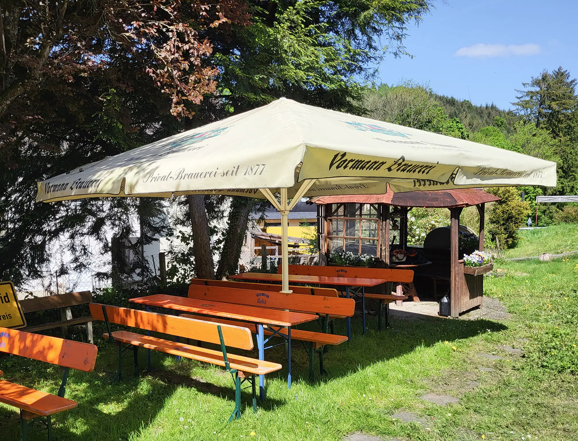 Biergarten auf dem Brauerei-Hof