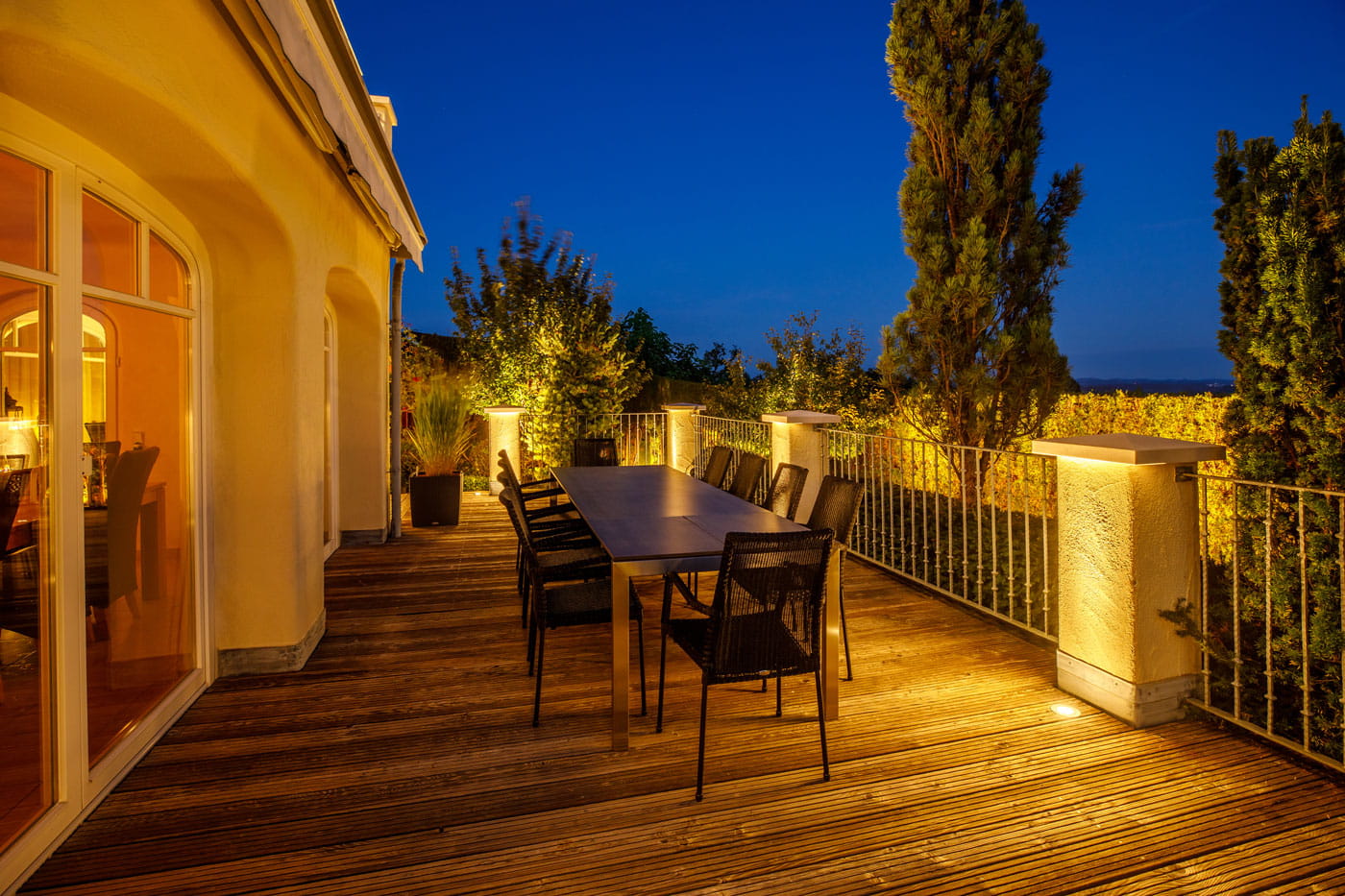 Terrassenbeleuchtung – Atmosphäre bei Nacht