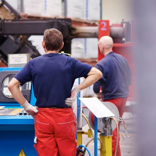 Kunststofftechnik: Mitarbeitende in Gerstungen