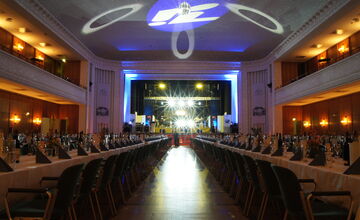 Carl-Bosch-Saal, Bühne