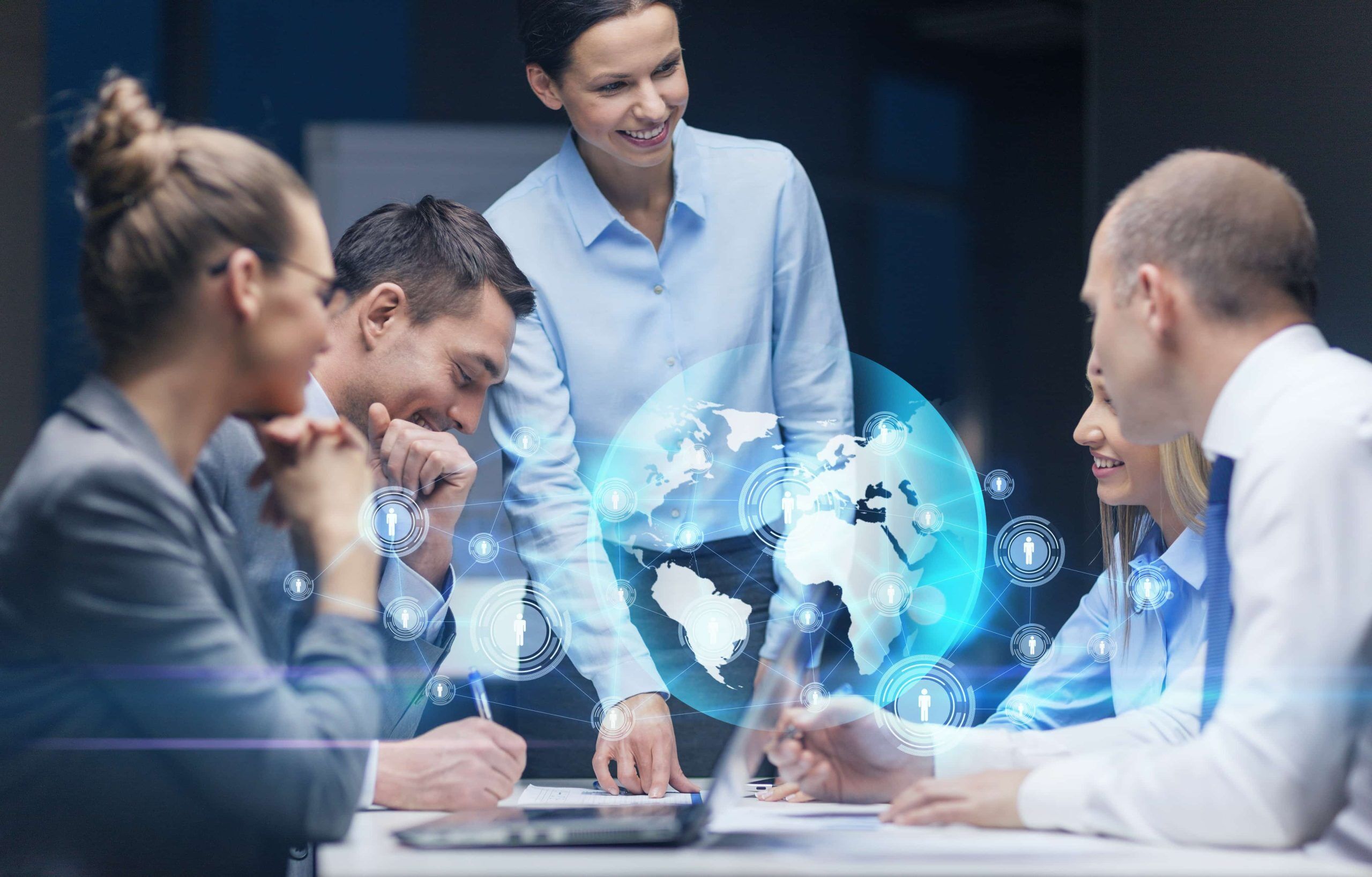 Teamarbeit im Konstruktionsbüro