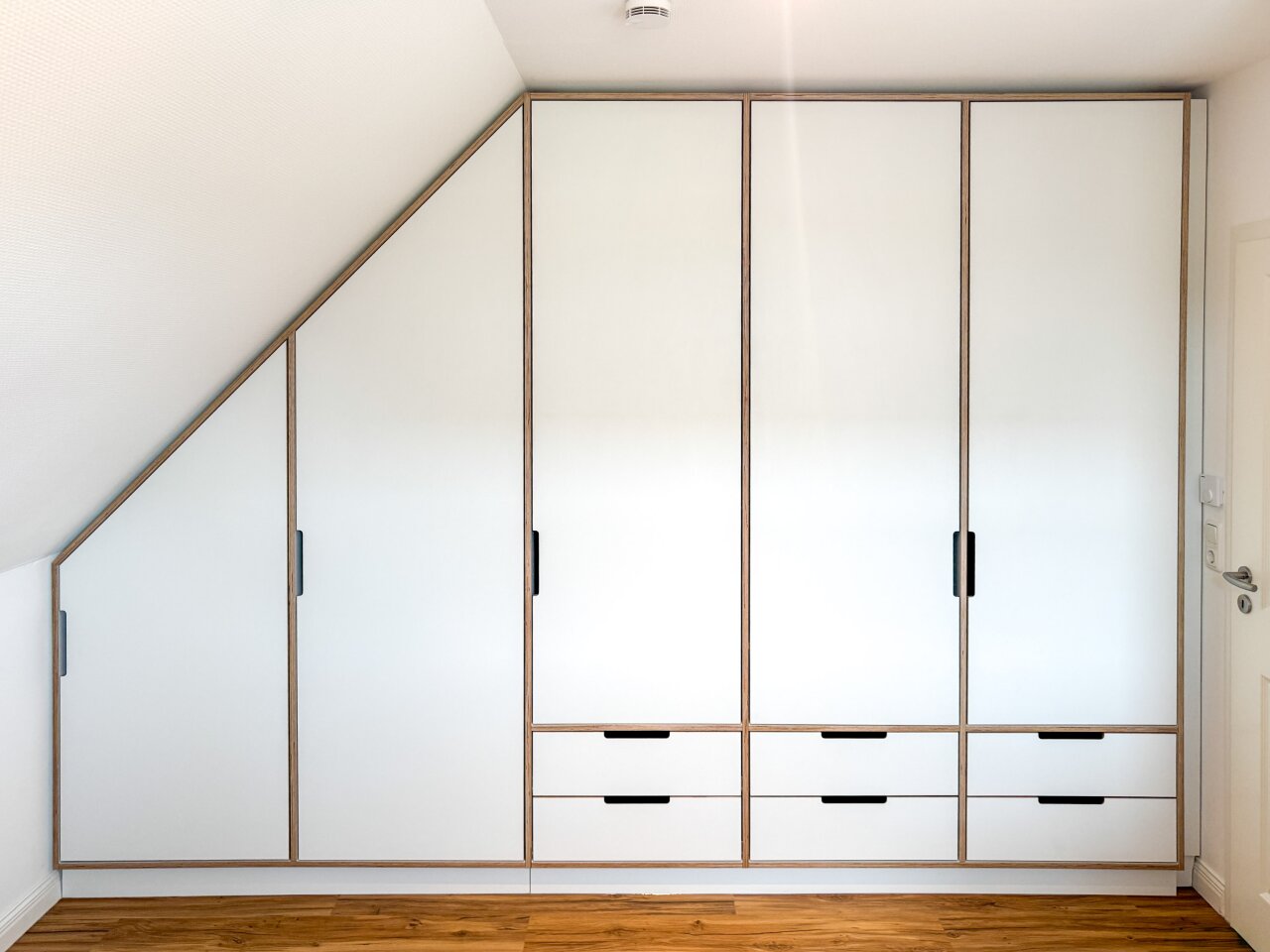 Einbauschrank aus Multiplex