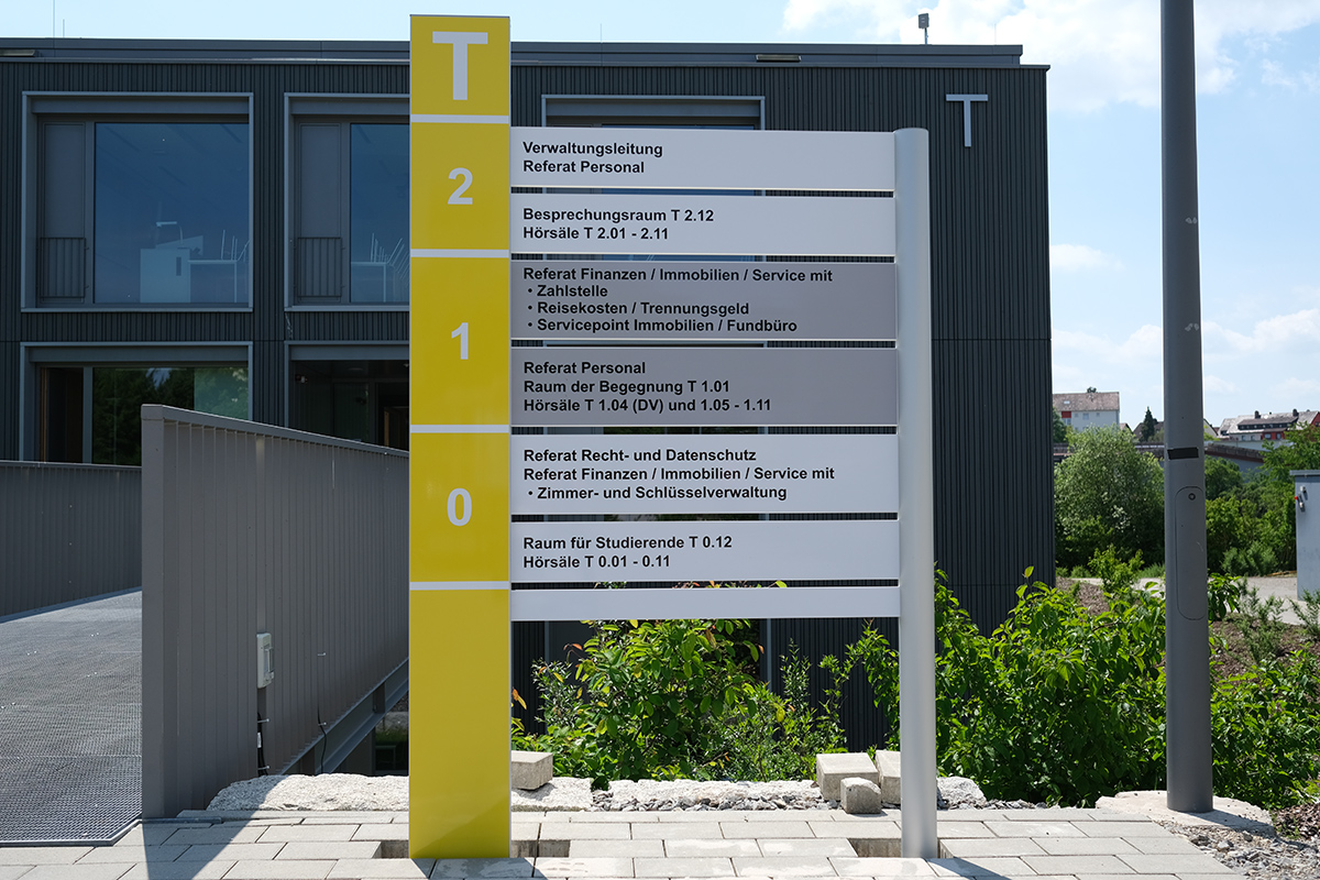 Fahnenmast Geländeleitsystem