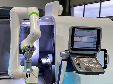 Automatisierte Dreh-Fräszelle CTXbeta1250TC mit FANUC CRX10iA