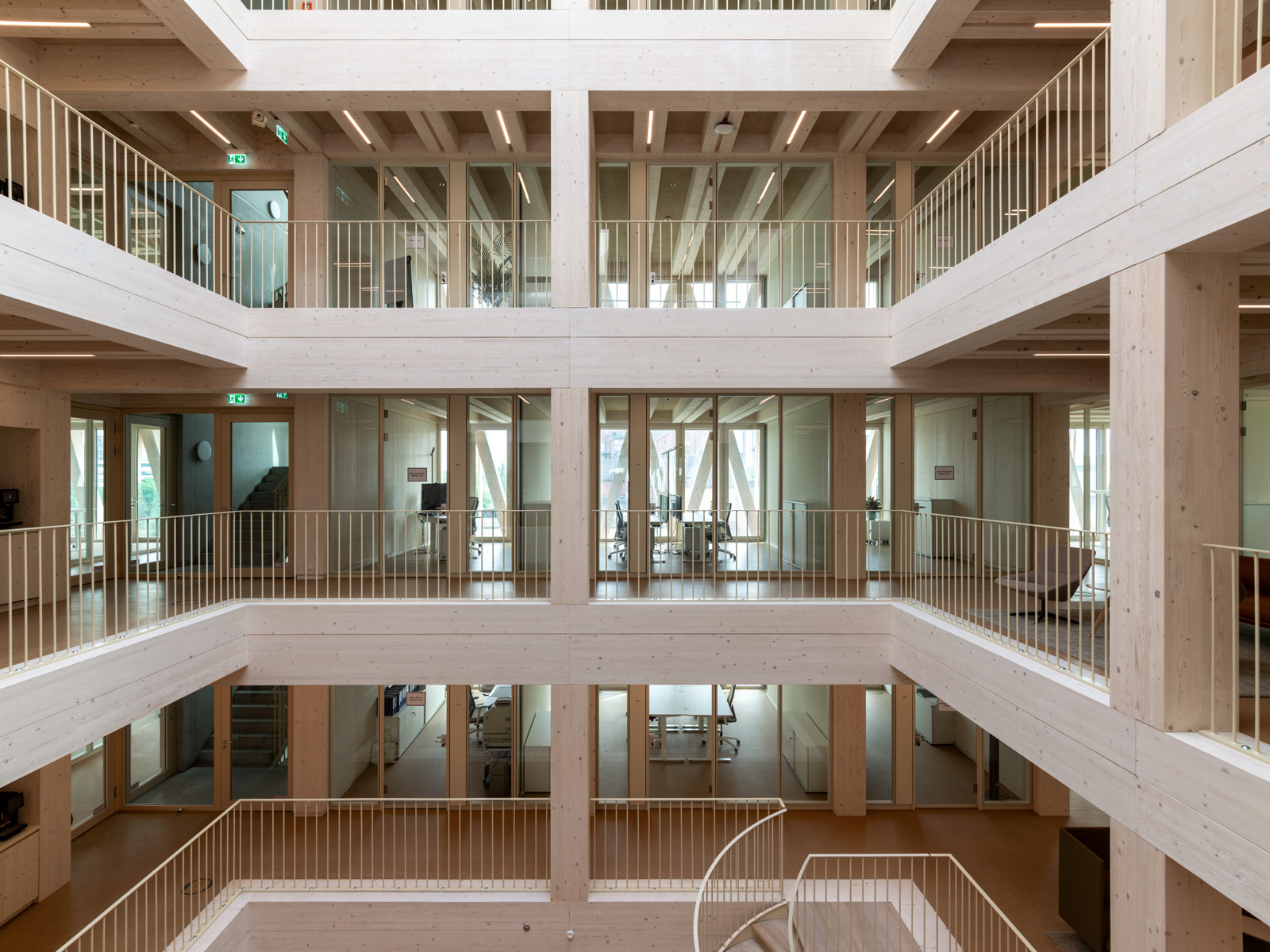 Innovationsfabrik Heilbronn – Holzhybridgebäude am Neckarufer