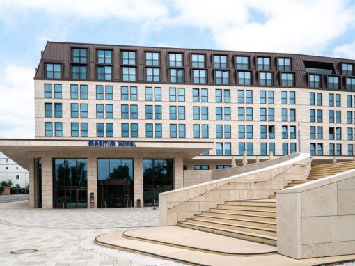 Natursteinfassade Maritim Hotel