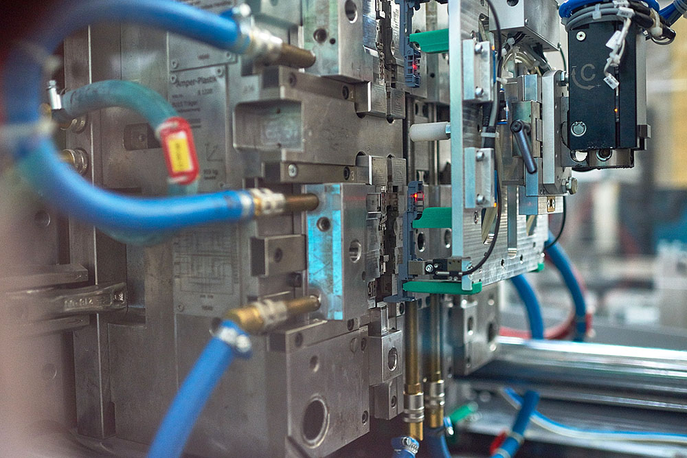 Automatisierte Artikelentnahme an der Spritzgussmaschine