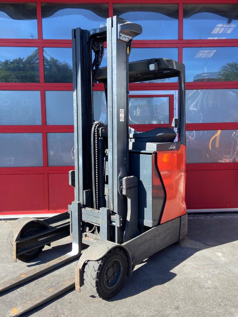 Linde R14G-01 Schubmaststapler