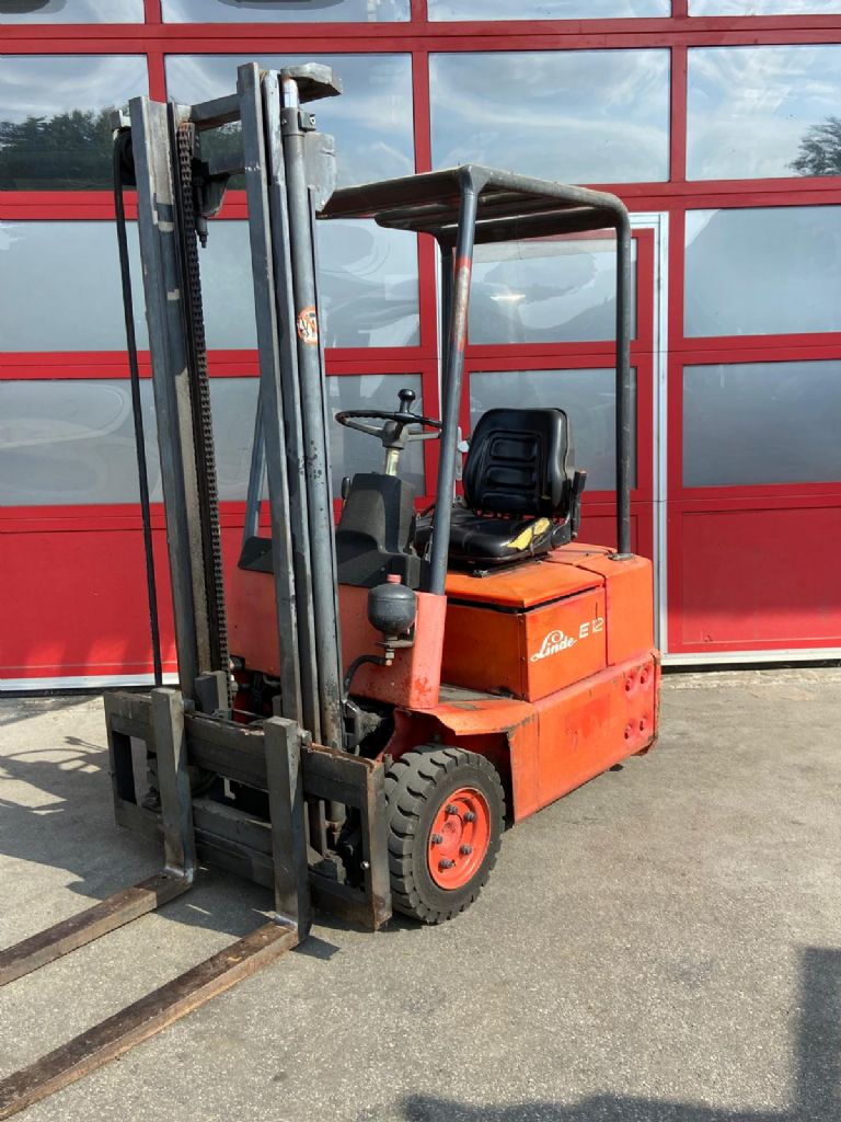 Linde E12 Elektro 3 Rad-Stapler