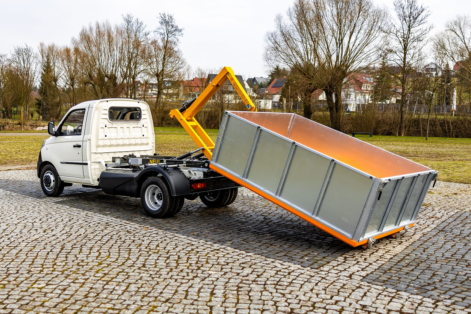 City Abroller / Abrollcontainer auf Piaggio NP6
