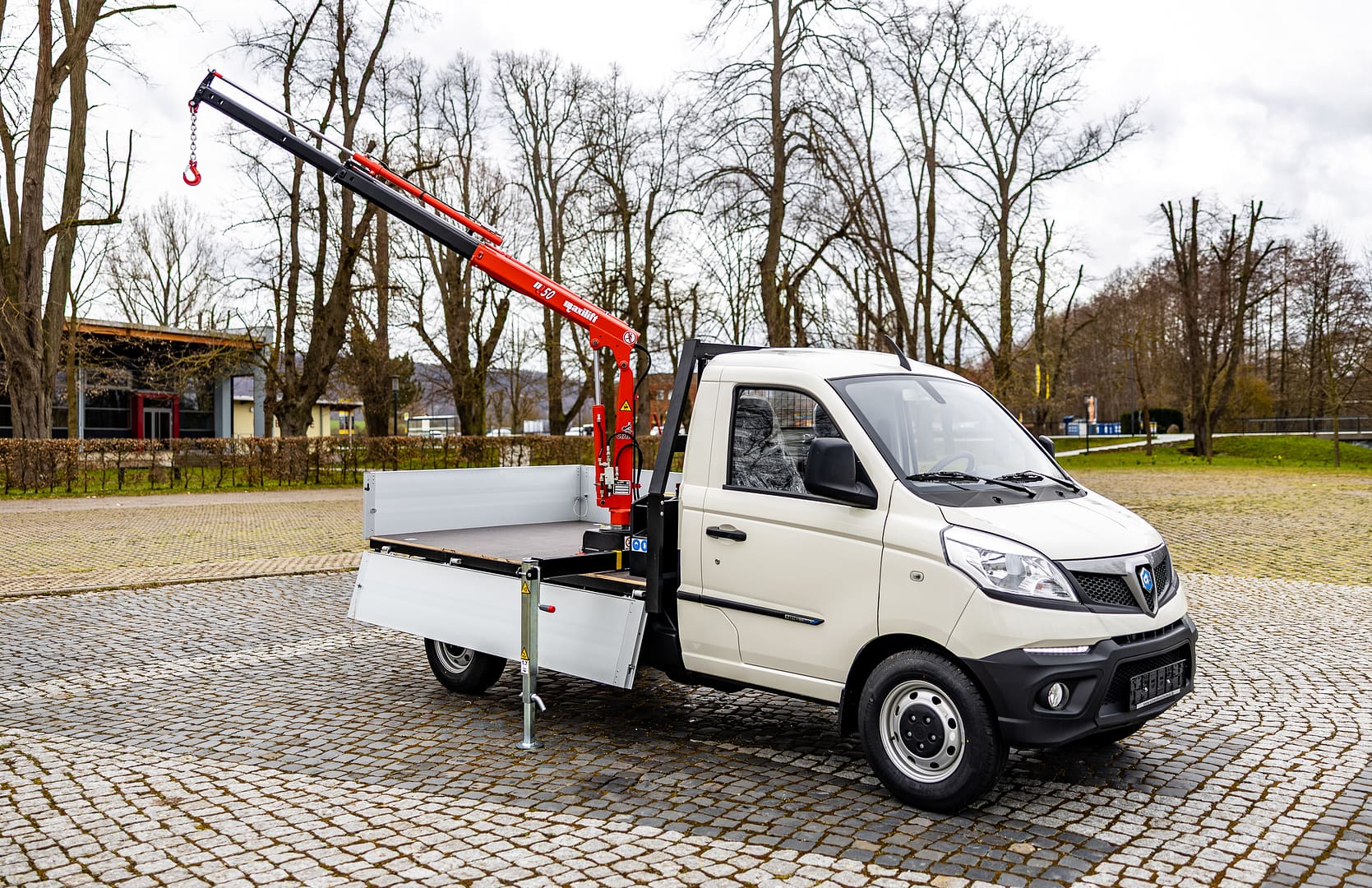 Piaggio Porter NP6 mit Kranaufbau Maxxi-Lift