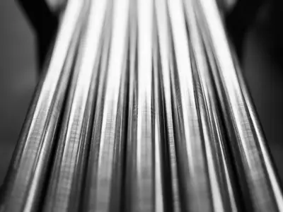 Metallstangen im Materiallager