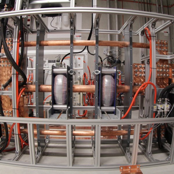 Magnetstromversorgungen und Stromrichtertechnik