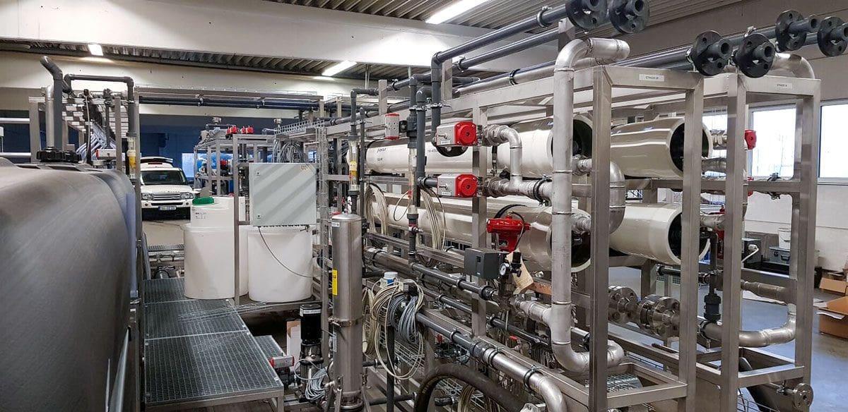 Plastics processing – component for water treatment/swimming pool technology