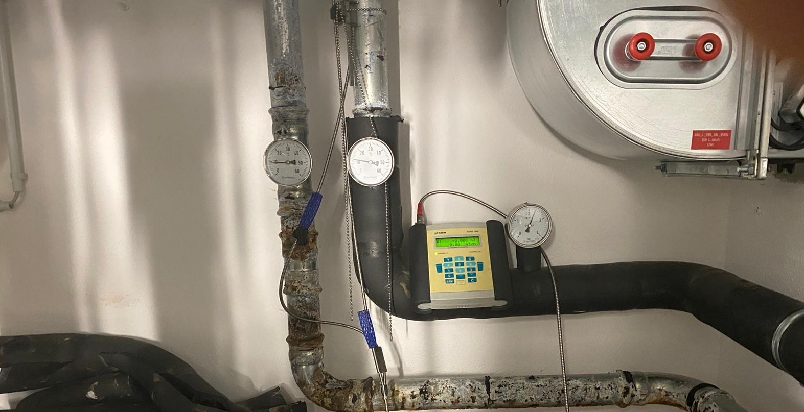 Flow rate measurement on chilled water networks