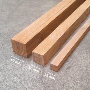 Teak-Quadratleisten in verschiedenen Abmessungen