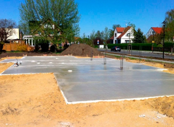 Bodenplatten und Sammelgruben