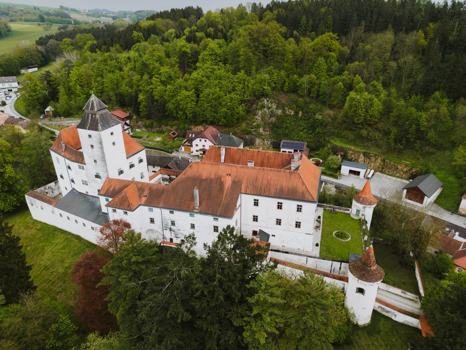 Standort Schloss Seisenegg, Viehdorf