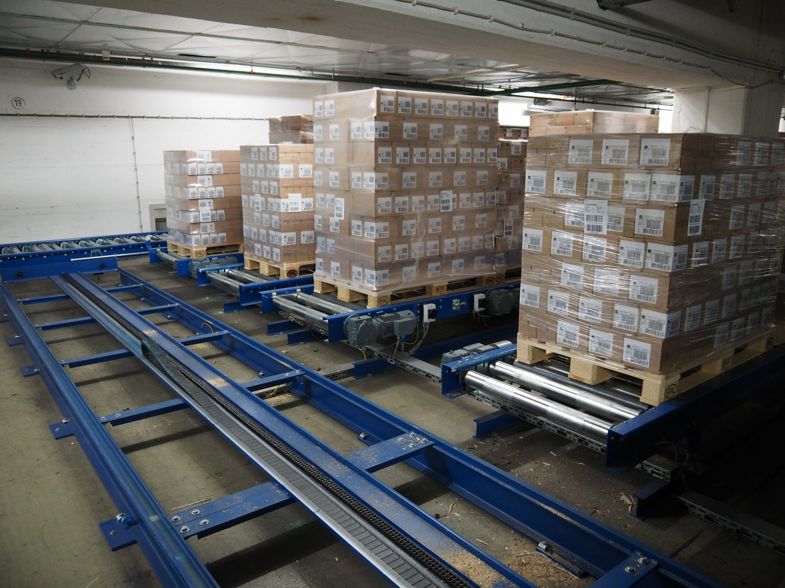 Shuttle-Fördersystem (Referenz Beiersdorf)