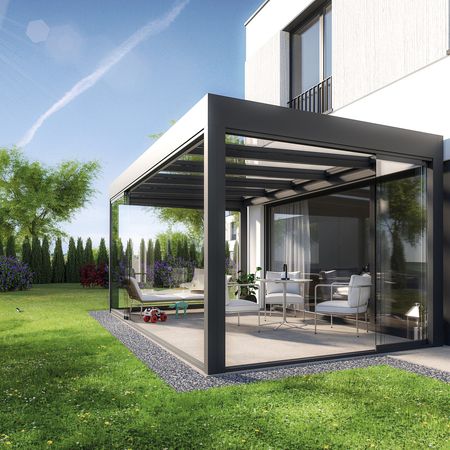 Anthrazitfarbene Terrassenüberdachung aus Glas und Aluminium