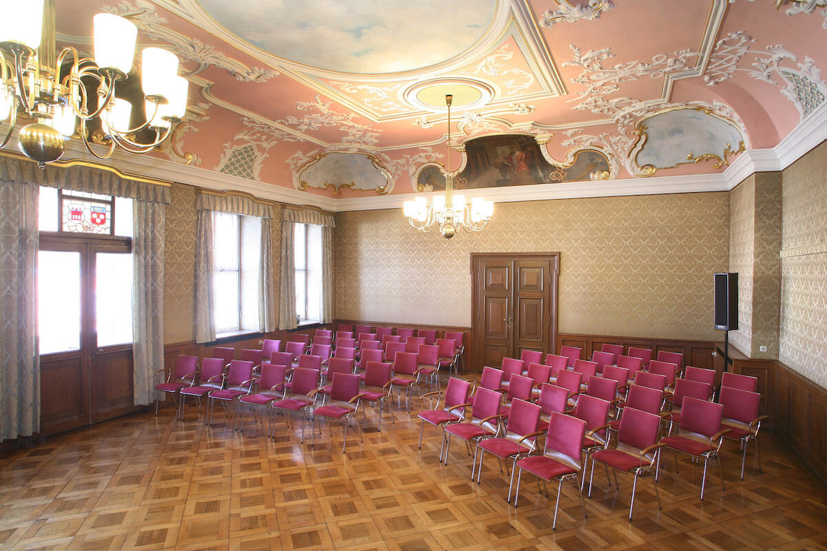 Historischer Ratssaal Speyer mit Stahlrohrstuhl Zentra