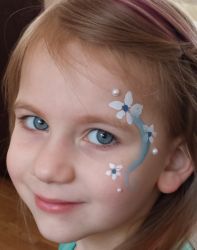 Kinderschminken beim Kindergeburtstag